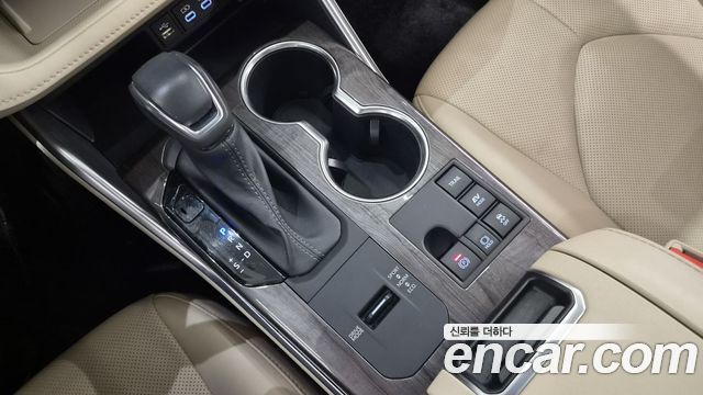 Toyota Highlander 2023 — photo 9