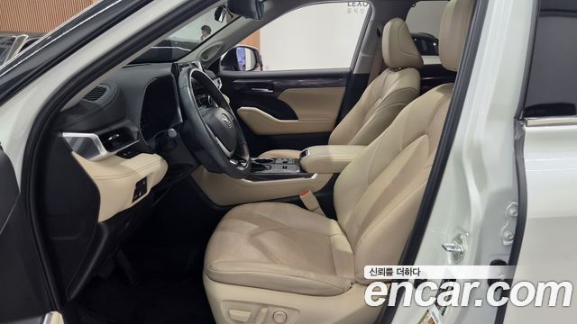 Toyota Highlander 2023 — photo 10