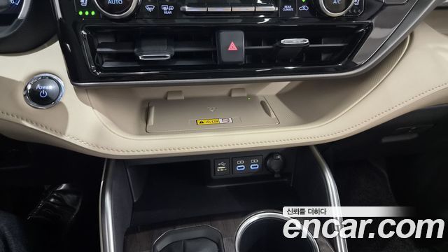 Toyota Highlander 2023 — photo 13