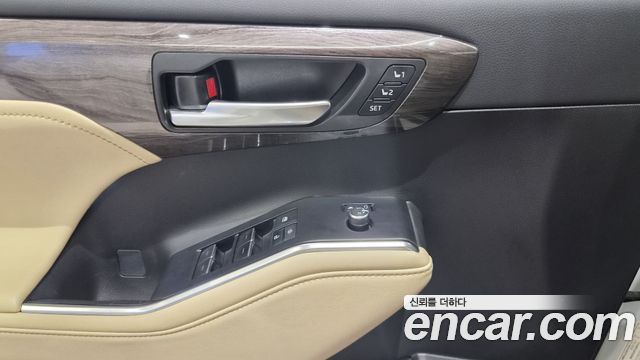 Toyota Highlander 2023 — photo 16