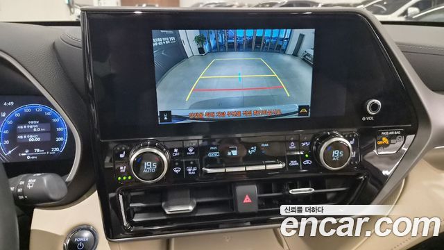 Toyota Highlander 2023 — photo 18