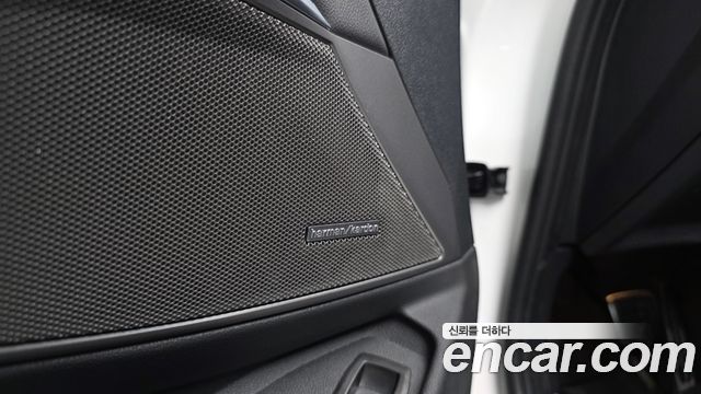 BMW 3-Series 2025 — photo 24