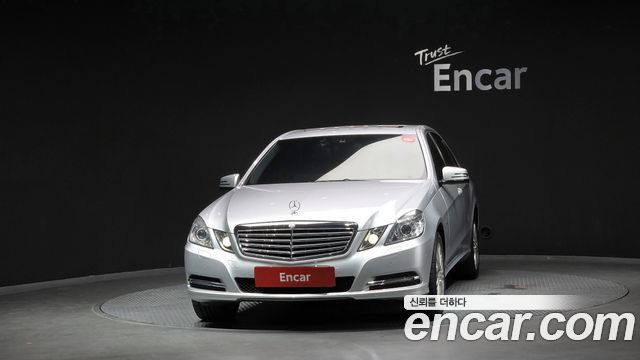 Mercedes-Benz E-Class 2011 — photo 3