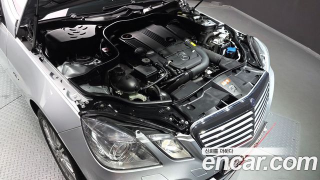 Mercedes-Benz E-Class 2011 — photo 6