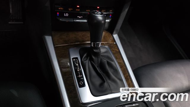 Mercedes-Benz E-Class 2011 — photo 9