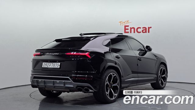 Lamborghini Urus 2020 — photo 2