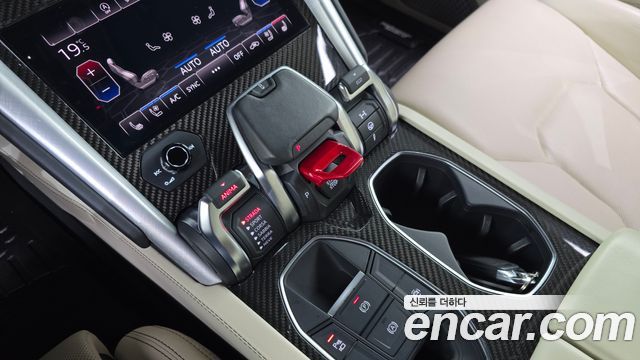 Lamborghini Urus 2020 — photo 12