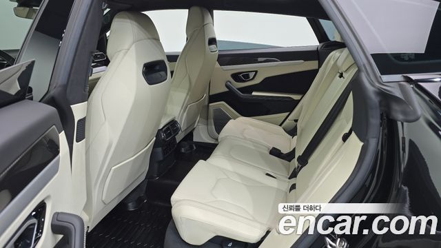 Lamborghini Urus 2020 — photo 17