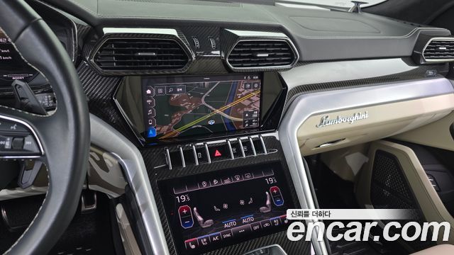 Lamborghini Urus 2020 — photo 18