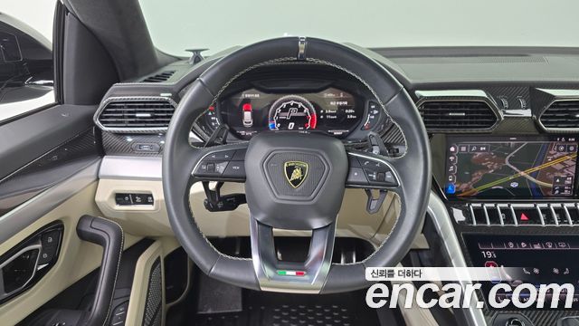 Lamborghini Urus 2020 — photo 19