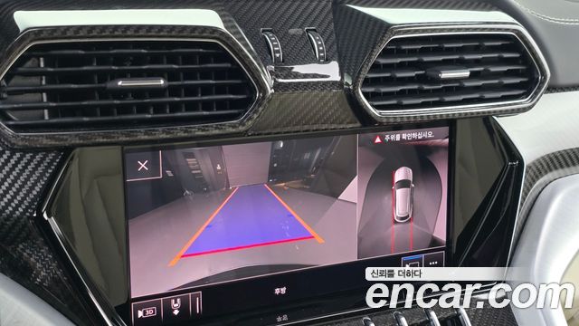 Lamborghini Urus 2020 — photo 20