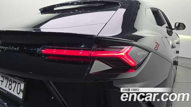 Lamborghini Urus 2020 — photo 9