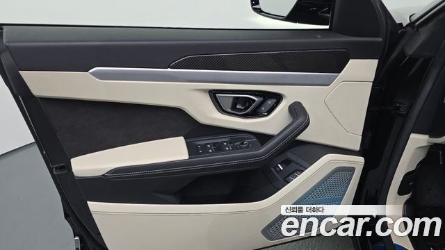 Lamborghini Urus 2020 — photo 14
