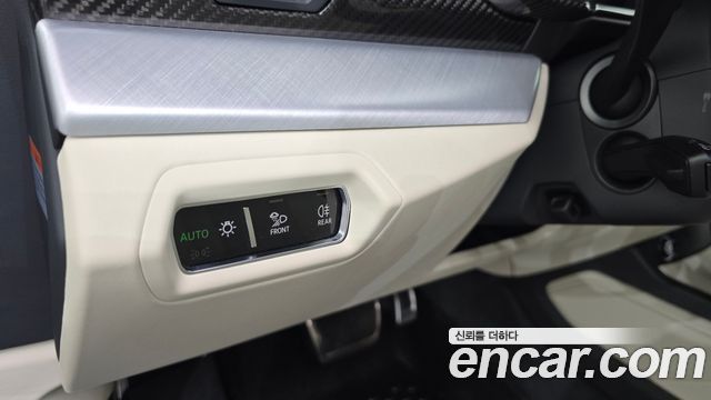Lamborghini Urus 2020 — photo 27