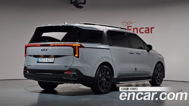 Kia Canival 2025 — photo 2