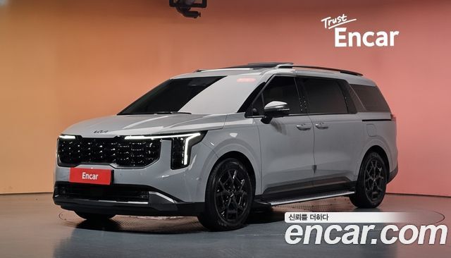 Kia Canival 2025 — photo 1
