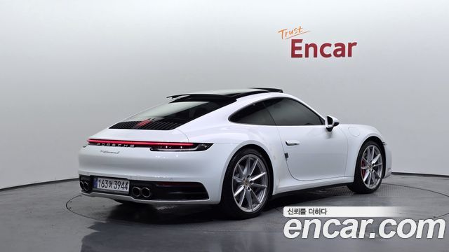 Porsche 911 2020 — photo 2