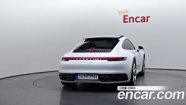 Porsche 911 2020 — photo 4