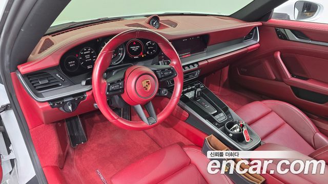 Porsche 911 2020 — photo 10