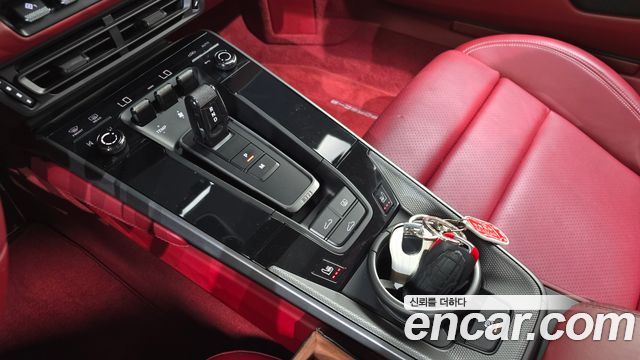 Porsche 911 2020 — photo 12