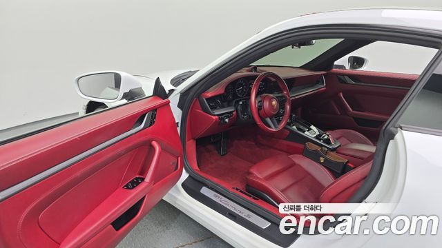 Porsche 911 2020 — photo 13