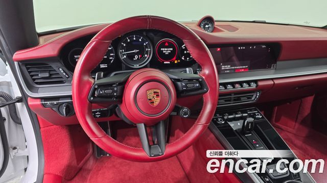 Porsche 911 2020 — photo 19