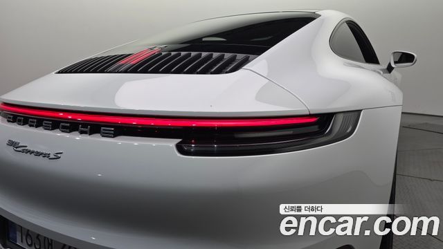 Porsche 911 2020 — photo 9