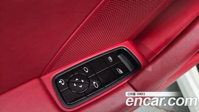 Porsche 911 2020 — photo 28