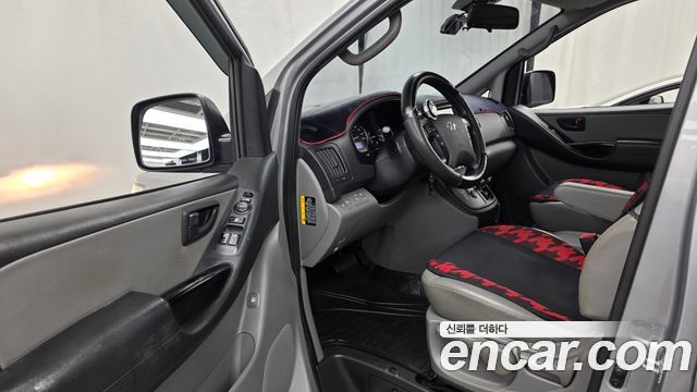 Hyundai Starex 2019 — photo 10