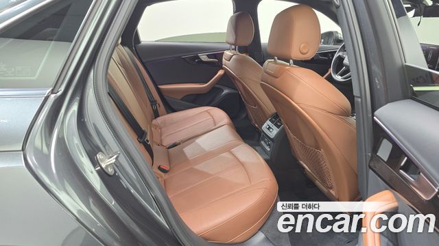 Audi A4 2021 — photo 17