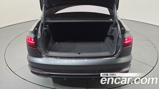 Audi A4 2021 — photo 23