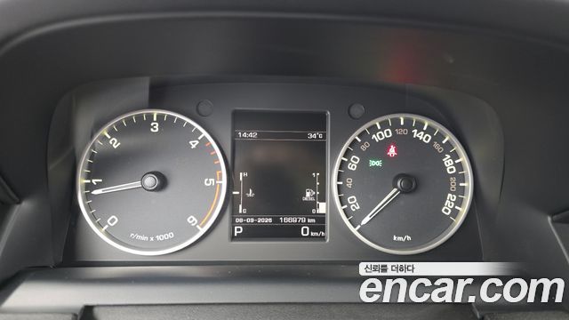 Land Rover Discovery 2016 — photo 8