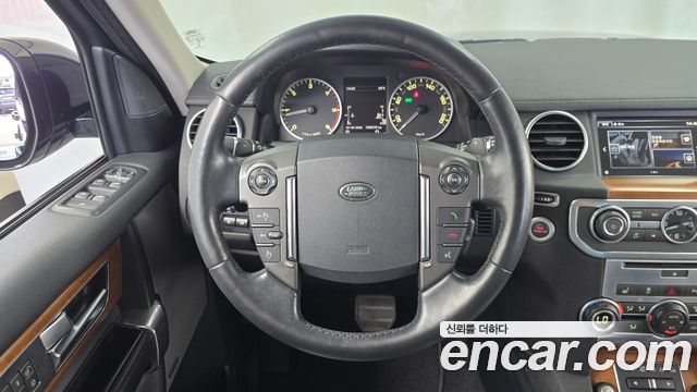 Land Rover Discovery 2016 — photo 12