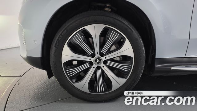 Mercedes-Benz EQC 2020 — photo 5
