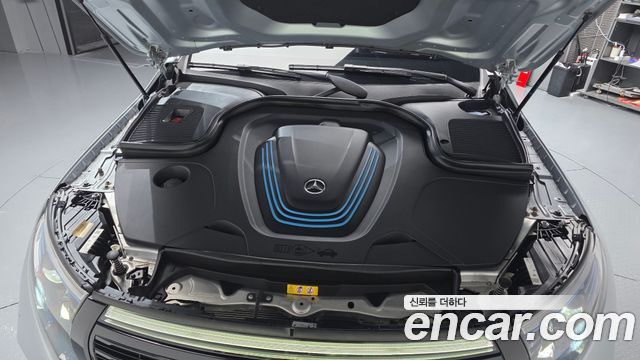 Mercedes-Benz EQC 2020 — photo 6