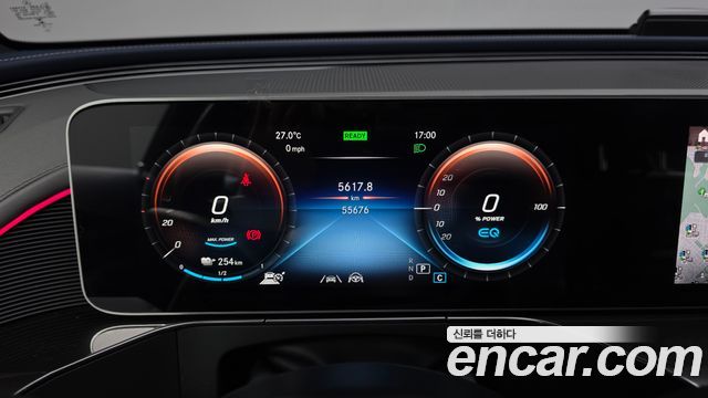 Mercedes-Benz EQC 2020 — photo 11