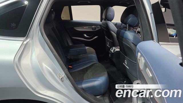 Mercedes-Benz EQC 2020 — photo 18
