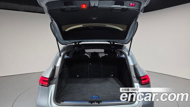 Mercedes-Benz EQC 2020 — photo 26