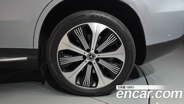 Mercedes-Benz EQC 2020 — photo 7