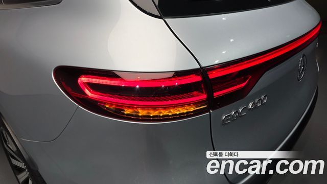 Mercedes-Benz EQC 2020 — photo 9