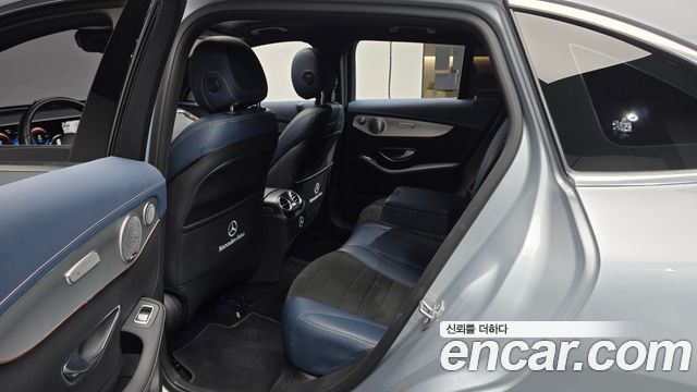 Mercedes-Benz EQC 2020 — photo 16