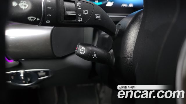 Mercedes-Benz EQC 2020 — photo 29