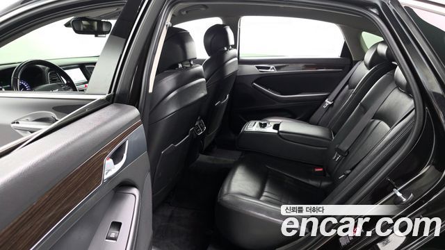 Genesis G80 2019 — photo 11
