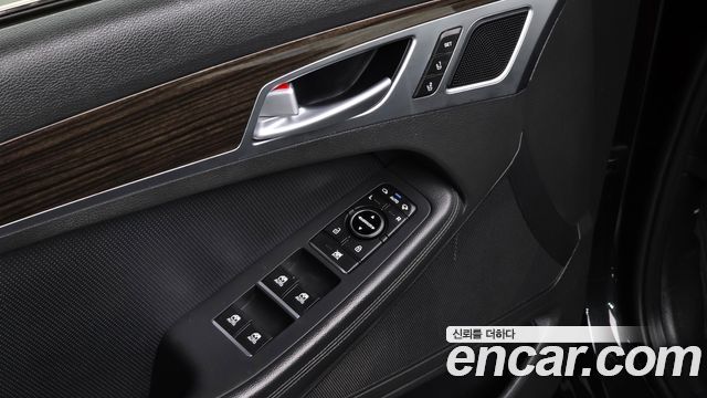 Genesis G80 2019 — photo 16