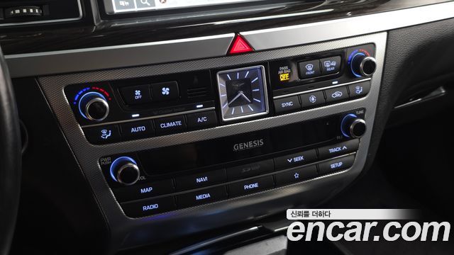 Genesis G80 2019 — photo 18