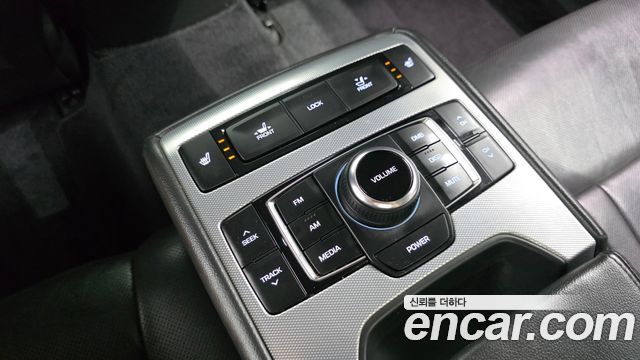 Genesis G80 2019 — photo 19