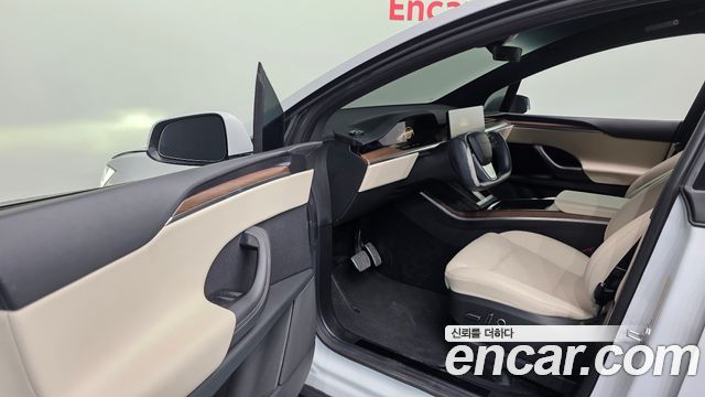 Tesla Model X 2023 — photo 13