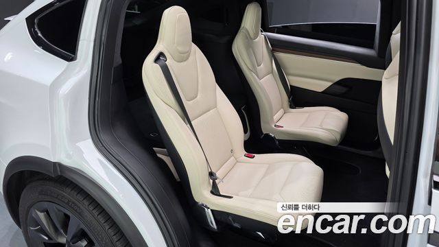 Tesla Model X 2023 — photo 17