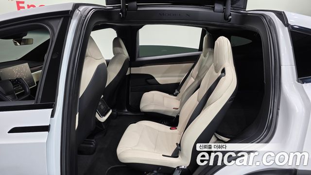 Tesla Model X 2023 — photo 18