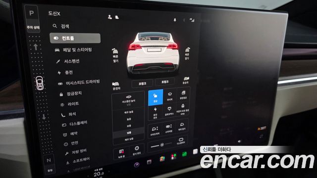 Tesla Model X 2023 — photo 25